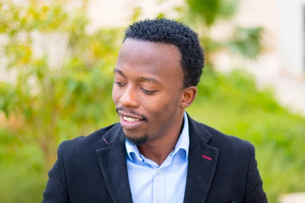 Yakışıklı bir adam niteliğine