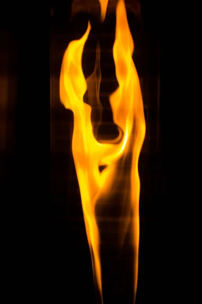 Dancing flame, a fekete háttér — Stock Fotó