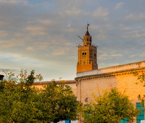 Una mezquita al atardecer en Túnez —  Fotos de Stock