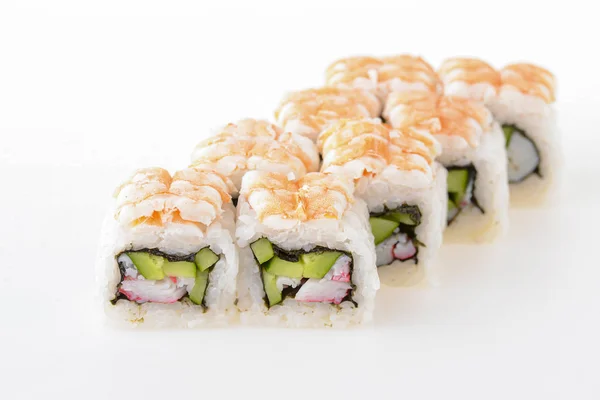 Rollos de sushi. Set de ocho rollos de sushi aislados sobre fondo blanco. Filadelfia, California sushi — Foto de Stock