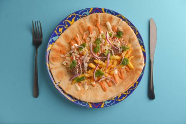 Lavaş ekmeği, ızgara et, sebze, peynir. Shawarma lavaş ekmeği, taze lavaş rulosu, pide ekmeği..