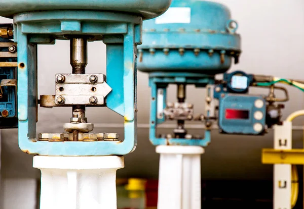 Řízení ventilu nebo tlaku regulátor procesu ropy a plynu — Stock fotografie