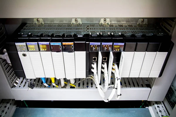 El ordenador PLC, controlador lógico programable PLC , — Foto de Stock