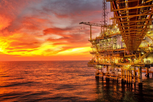 Offshore oil and rig platform 