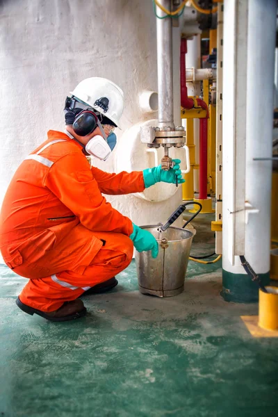 録音オイルと r で石油と天然ガスのプロセスの操作オペレーター — ストック写真