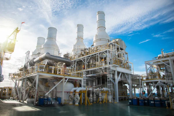 Platform van de olie- en gasindustrie in de Golf of de zee — Stockfoto