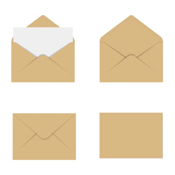 手紙や招待状カード用の封筒を現実的な茶色のモックアップ。ベクトル — ストックベクタ