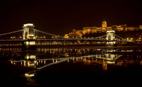 Lánchíd-budapest — Stock Fotó