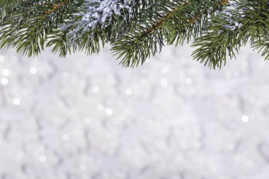 Güzel bir kış arka plan üzerinde parlak top