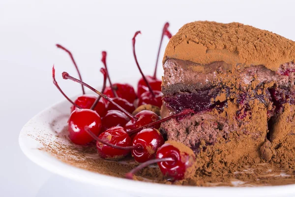 Heerlijke cake op een spiegelend oppervlak kookte thuis — Stockfoto