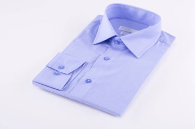 Yığılmış klasik erkek gömlek