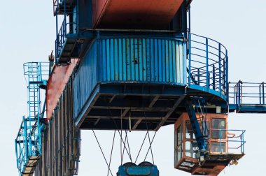 Bir genel gider vinç operasyon kabine yakın çekim 