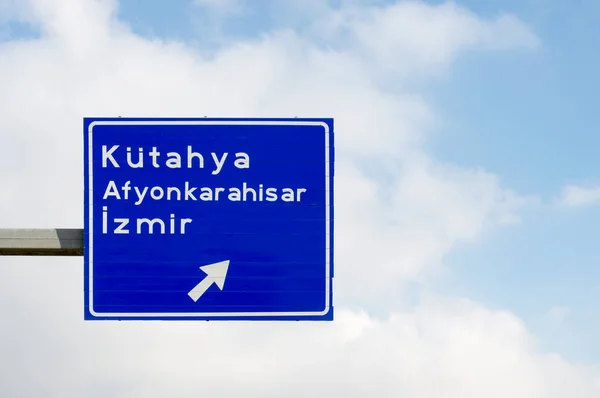 Türkisches Straßenschild, Bezirk Tepebasi in Eskisehir / Türkei — Stockfoto