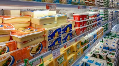 Eskişehir - 15 Şubat 2017: Gıda araç/gereçleri satış market raflarında