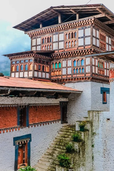 Trongsa 宗，其中一个最古老的 Dzongs Bumthang，不丹的内部视图 — 图库照片