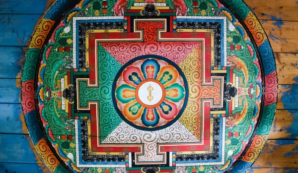 ภาพวาดที่สวยงามบนเพดาน ภายในกําแพงสะพานโซ่ พารู ภูฏาน — ภาพถ่ายสต็อก