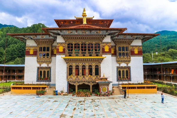 在不丹，南亚地区的 Bumthang，不丹-2016 年 9 月 13 日： 传统不丹寺庙建筑. — 图库照片