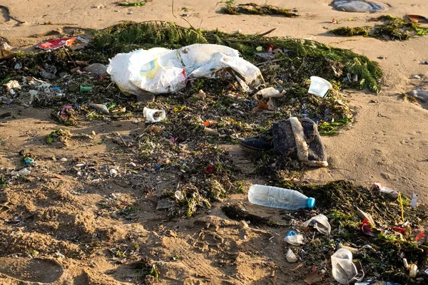 Basura Tirada Arena Playa Medio Ambiente Contaminación — Foto de Stock