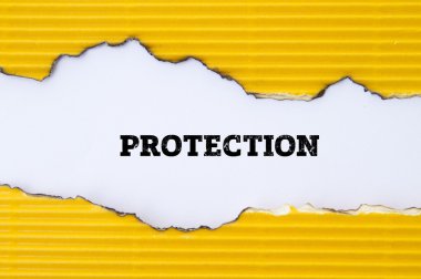 Koruma yazıt karton delik içinde