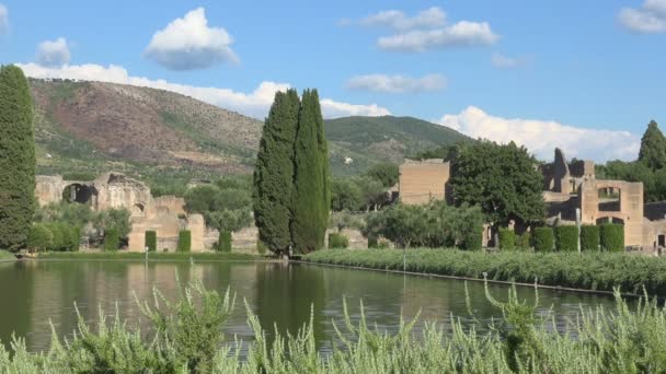 Piscina y baño de Pecile en el sitio arqueológico en Roma Tivoli — Vídeos de Stock