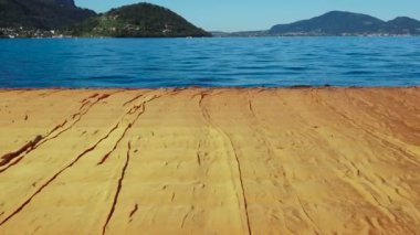 Christo sanat geçit Gölü yükleme İtalya yüzer iskeleler Iseo sanatçı