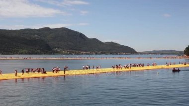 Yükleme Christo sanat İtalya yüzer iskeleler Iseo Gölü geçit sanatçı