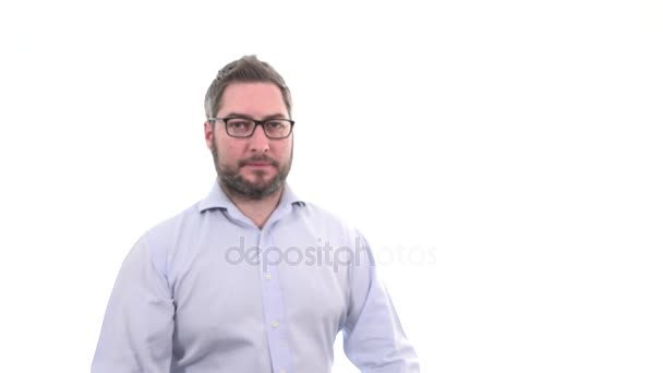 Homme d'affaires souriant montrant pouce vers le haut pour le succès soft focus — Video