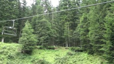 Sandalye Asansör yaz saati mountain ahşap sırasında insanlar olmadan