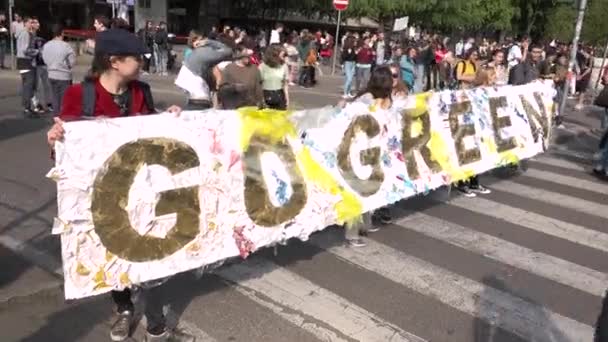 Милан Италия Мая 2019 Года Люди Протестующие Против Глобальной Забастовки — стоковое видео