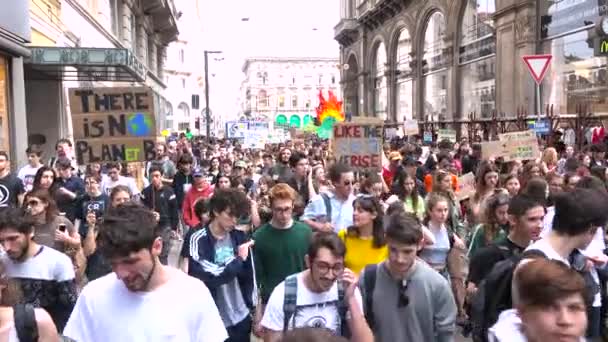 Milan Italy May 2019 Demonstration Students Walking Global Strike Climate — Vídeos de Stock