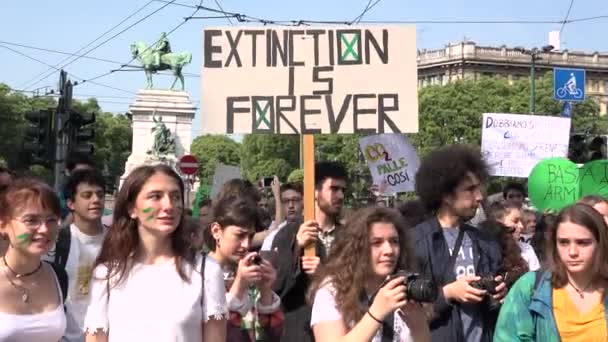 Milán Italia Mayo 2019 Piqueros Manifestándose Huelga Global Por Clima — Vídeos de Stock