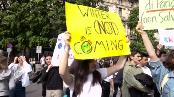 Milan Italy May 2019 Happy Girl Demonstrating Global Strike Climate — Stock video