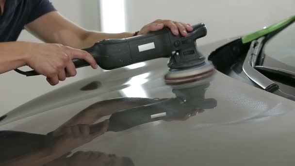 Bil detailing serie: polering brun bil — Stockvideo