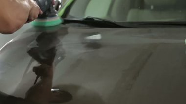 kahverengi araba parlatma