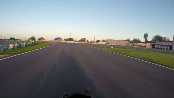 Karting filmado a partir da exibição de drivers — Vídeo de Stock
