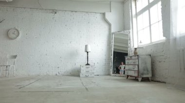 kendisi aynaya bakmak seksi güzel kadın