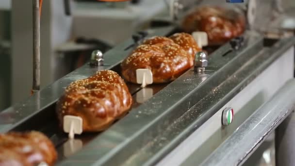 Les pains se déplacent pendant l'emballage .