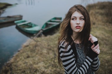 Soğuk gün güzel kız