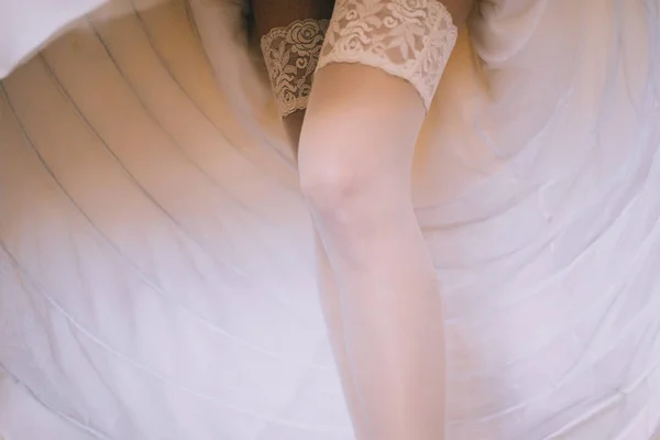 Sexy nevěsta v bílém — Stock fotografie