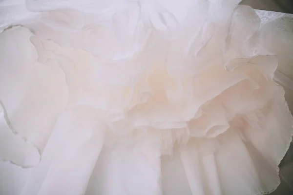 Piękna suknia ślubna — Zdjęcie stockowe