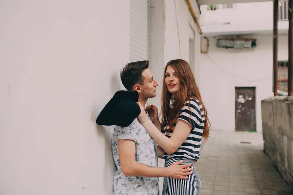 Hermosa pareja joven — Foto de Stock