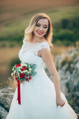 Güzel gelin niteliğine