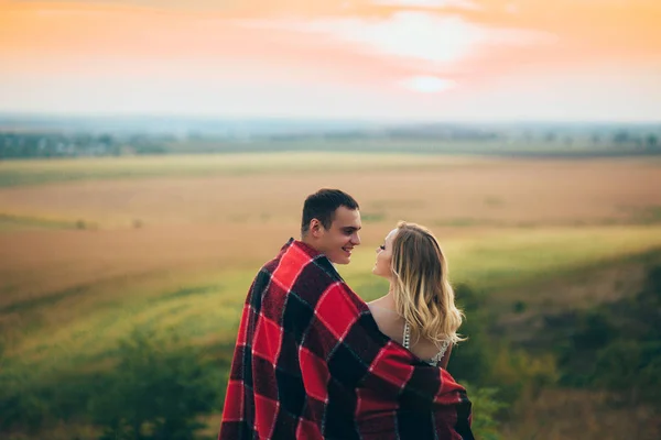 Schönes Hochzeitspaar — Stockfoto