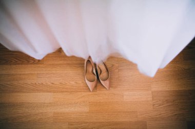 Bej düğün kadın ayakkabıları