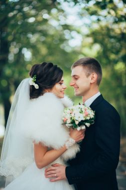 Park'ta yürüyordunuz yeni evliler