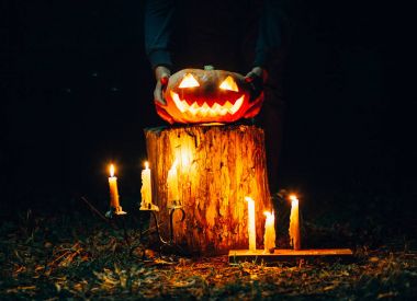 Cadılar Bayramı Balkabağı mumlar ile