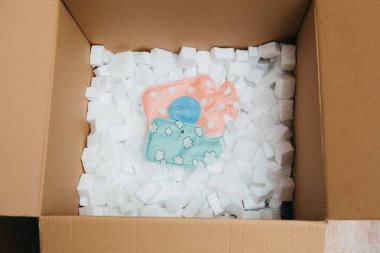 Sıcak su şişeleri veya Aç kutusuna çanta