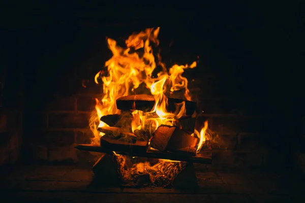 Burning Logs Fireplace — Stock Photo, Image
