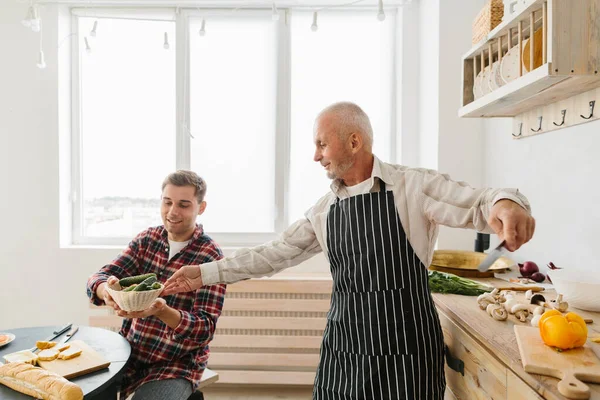 Young Man His Father Cooking Kitchen — Stock Photo, Image