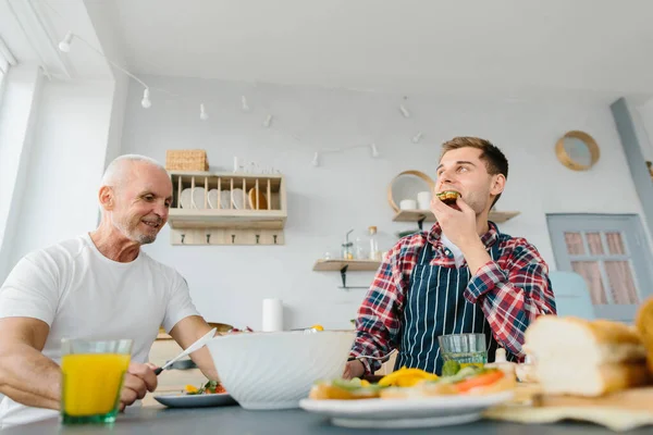 Young Man His Father Cooking Kitchen — Stock Photo, Image